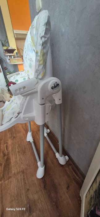 Децки стол за хранене