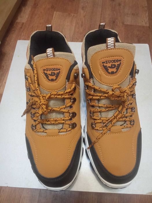 Кроссовки трекинговые