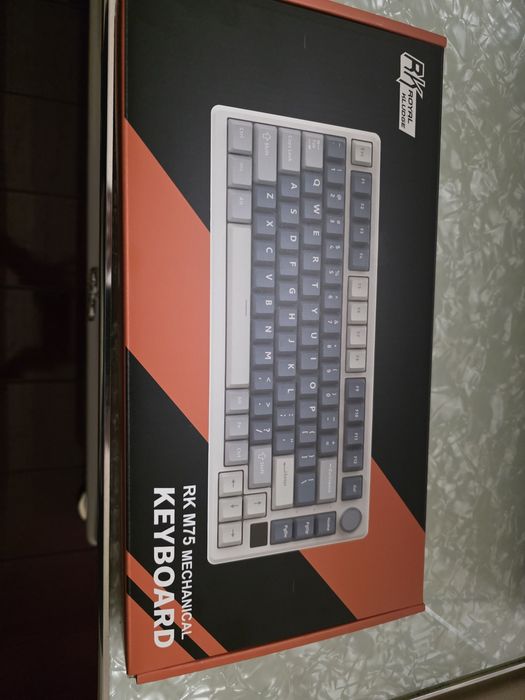 Tastatură Mecanică Gaming Wireless RK Royal Kludge M75 RGB (Nouă, Gasket Mount)