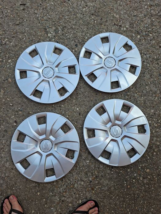 Продавам оригинални тасове за Ауди, Мерцедес и Мини.