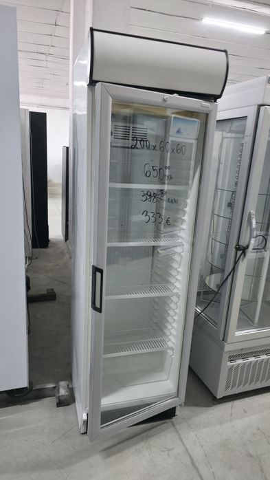 Хладилна витрина 200х60х60см