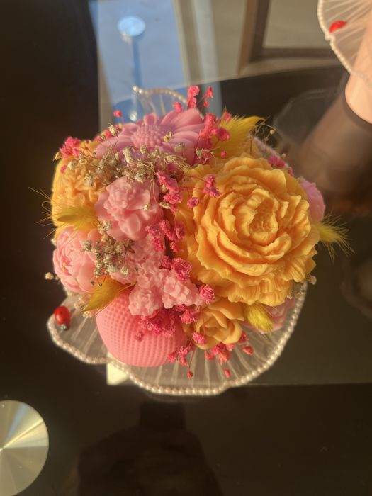 Соеви ароматни букети – подарък с нежност и стил за 8 март