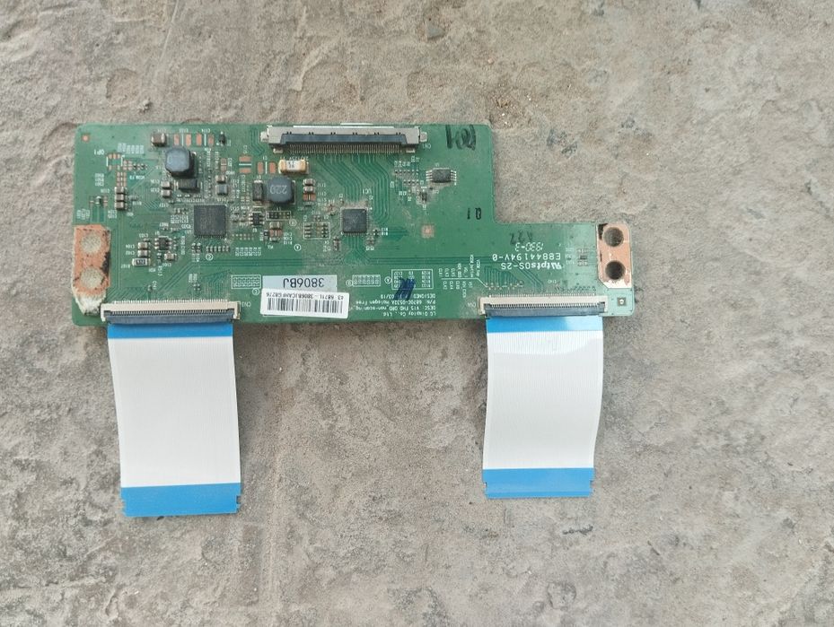 LED Televizor platalari: Main Board (Asosiy plata) va T-Con plata soti