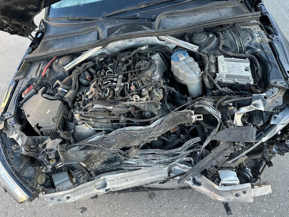 Audi A4 avant  2016. 2.0tdi avariat fata