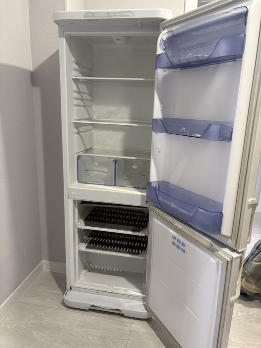 Продам холодильник бирюса  б/у рабочии