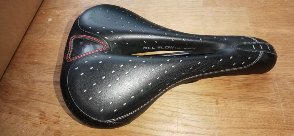 Sa bicicleta femei Selleitalia din piele si gel