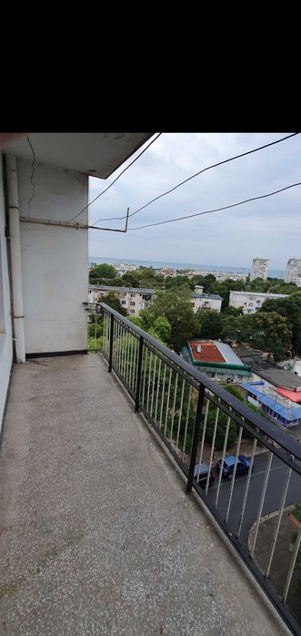 Продавам тристаен апартамент с к/с Лазур с уникална панорама