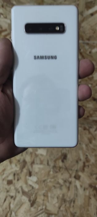 Продам Samsung s10+
