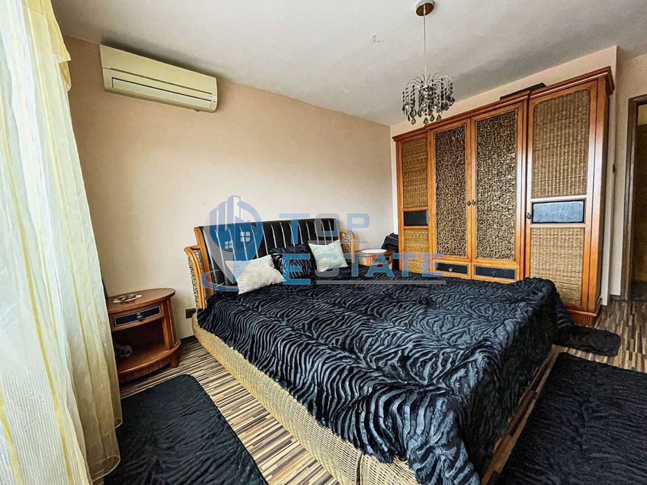 Четириетажна къща в кв. Варуша, Велико Търново