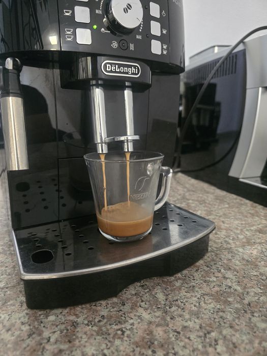 Кафемашина Delonghi magnifica s