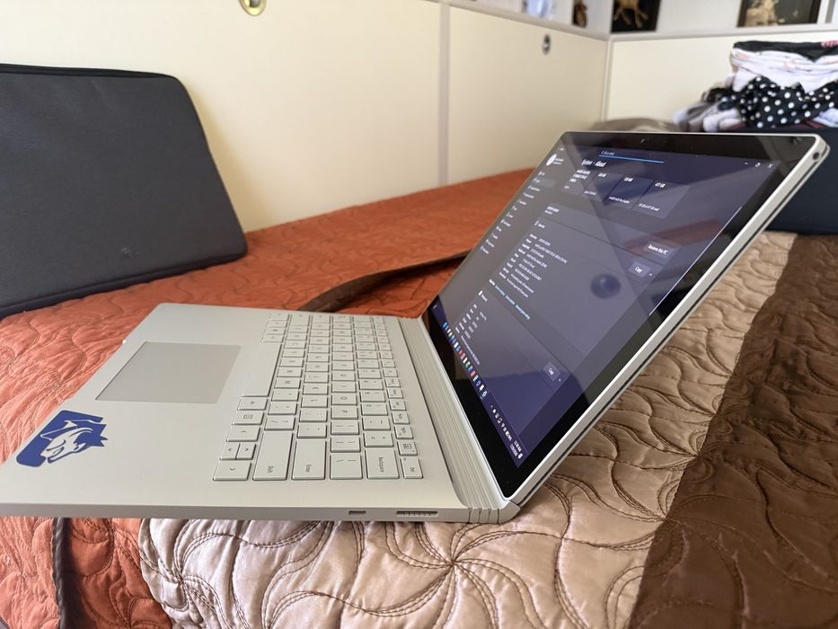 Laptop Microsoft Surface Book 3, 13.5” / i7 32GB RAM | 512GB SSD | Stare excelenta