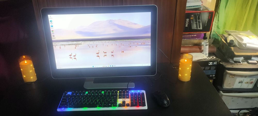 All in one i7 , 16GB Ram, 256 GB SSD, 24 inch