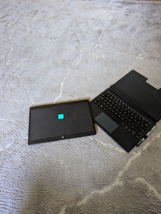 Laptop 2-in-1/Tabletă Dell Latitude 7275 - Touchscreen, Baterie NOUĂ, Pen inclus