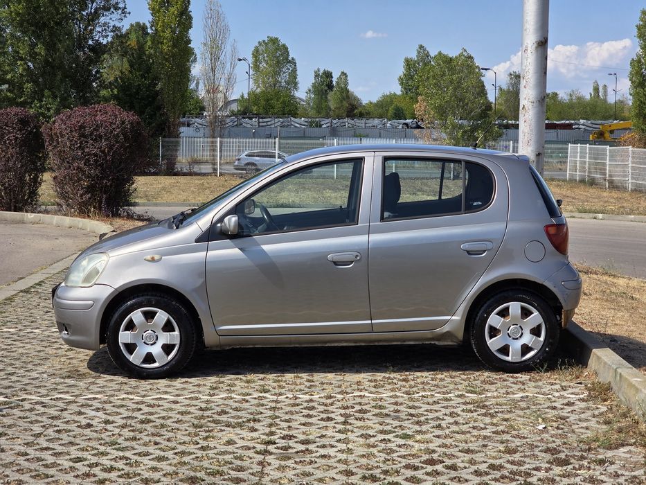 Toyota Yaris бензин