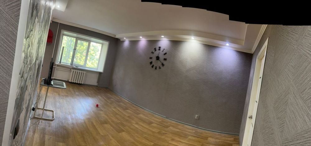 Продам квартиру район 45 аптеки.
