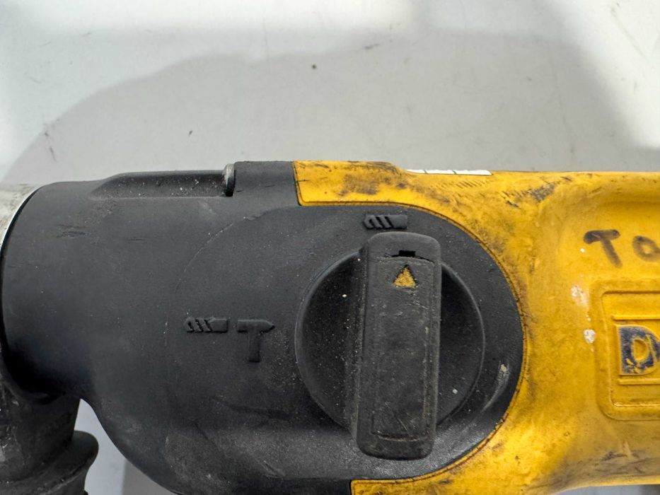 Перфоратор - Dewalt 110V / 780 W