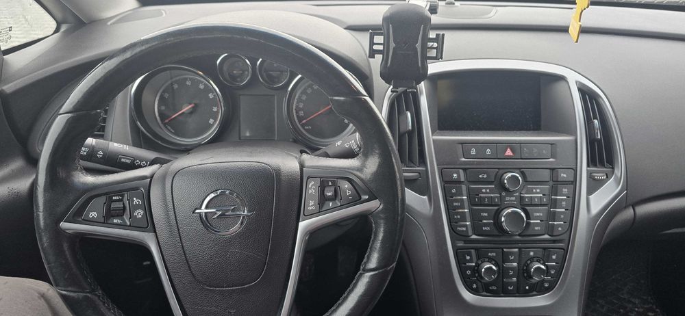 Opel Astra J Sedan 1.4 Benzina 140CP