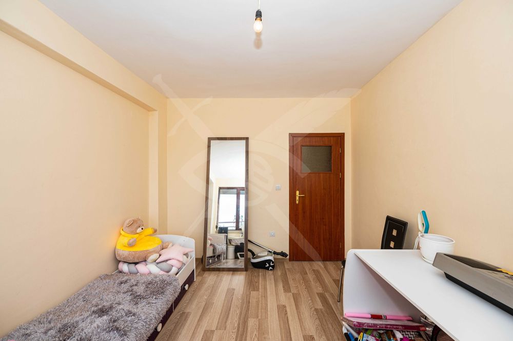 Продава се Тристаен апартамент в Пловдив, Остромила - 116 кв.м за 1432 €/кв.м - Снимка #3