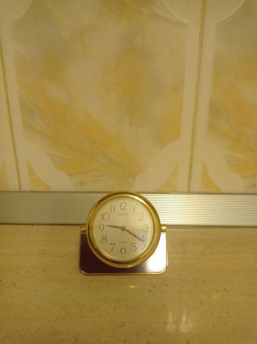 Ceas Seiko vintage colectie suport metalic