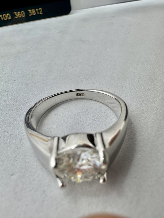 Сребърен пръстен с мойсанит (Диамант) 2 карата