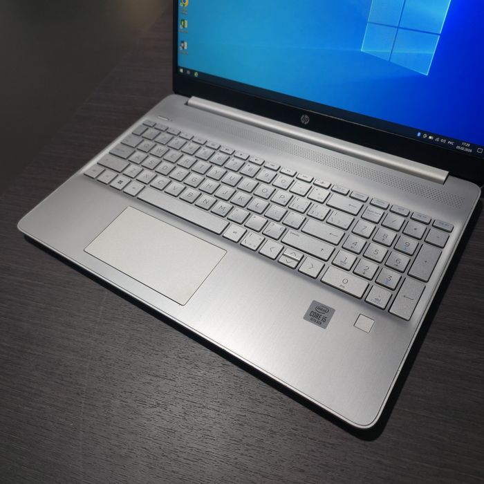 HP Laptop 15t i5 SSD 256/8 GB