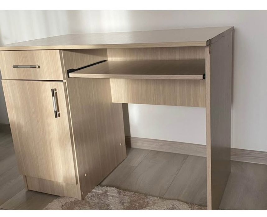 Birou si 2 biblioteci de birou