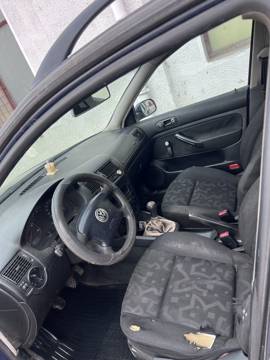 De vanzare vw golf 4