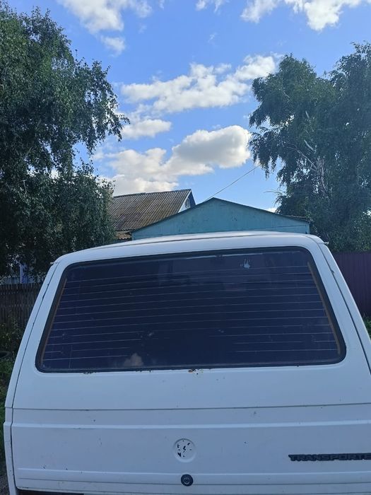 Продам машину Volkswagen Transporter