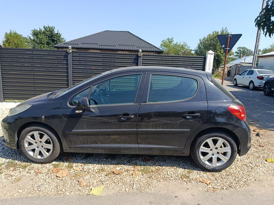 Vând Peugeot 207 1.6 hdi