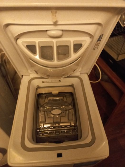 Пералня indesit.