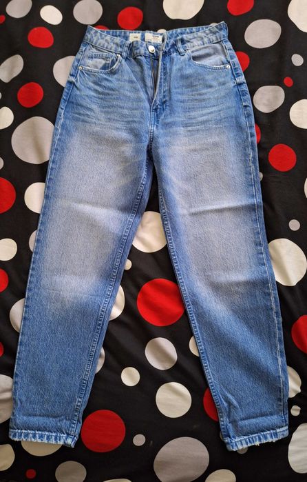 Blugi Bershka 38 noi