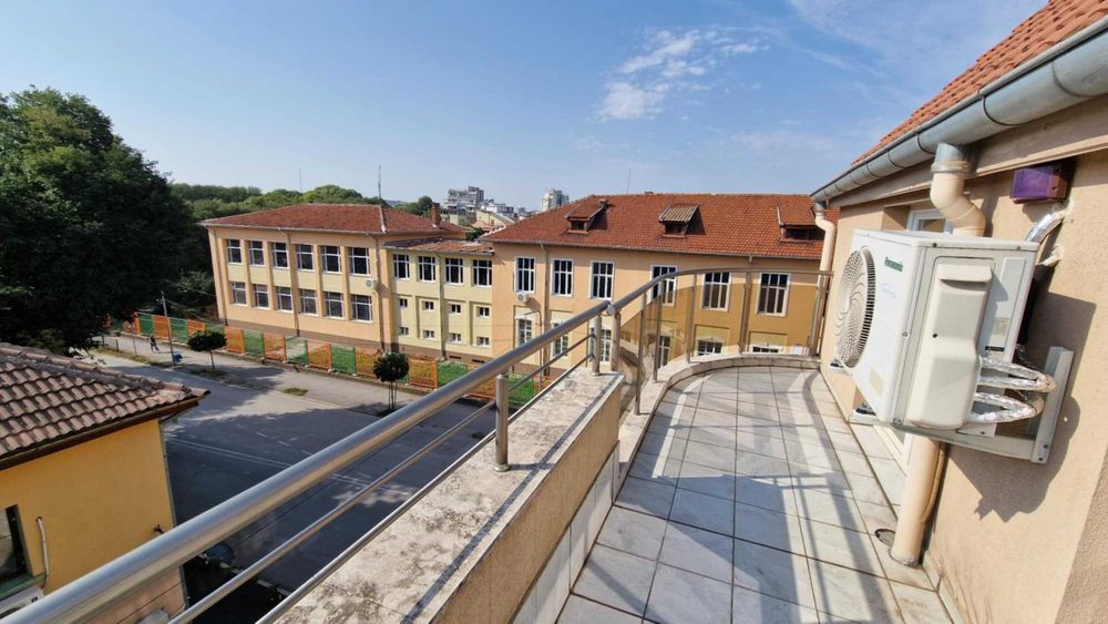 Дава се под наем Двустаен апартамент в Русе, Център - 70 кв.м за 357 € - Снимка #7