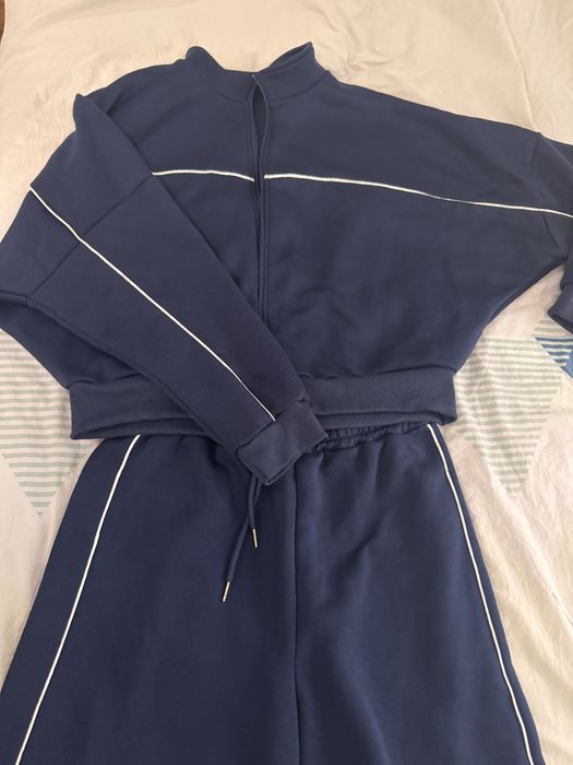 Женский спортивный костюм