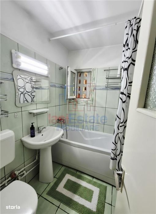 Apartament cu 3 camere zona Podu Ros