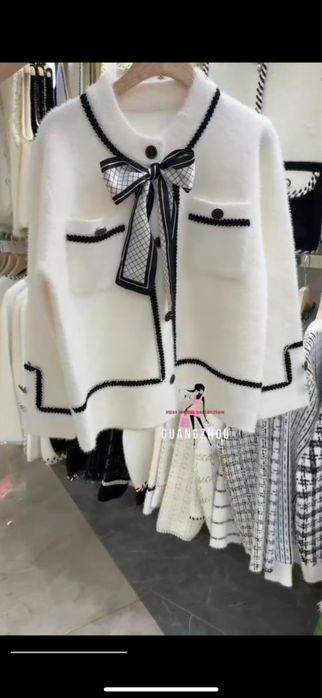 В наличии теплая кофта