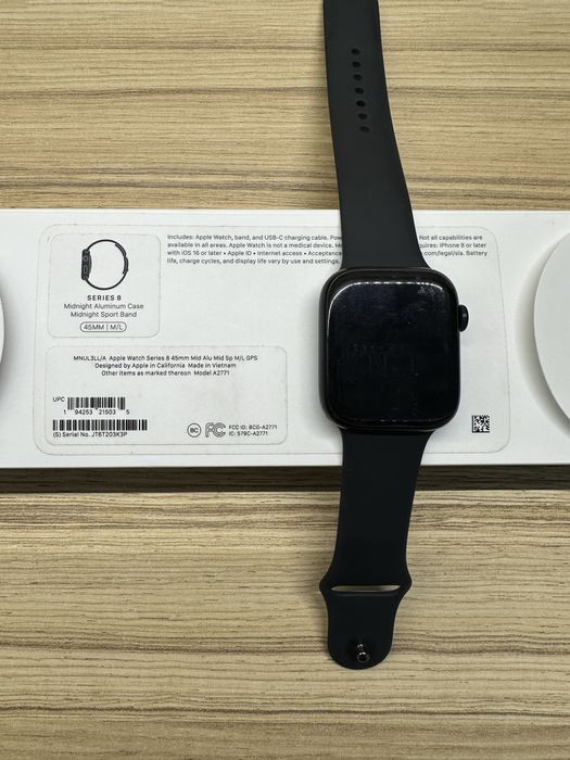 Продам Apple Watch 8