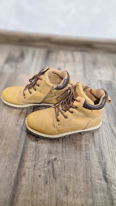 Детски зимни боти, с цип и връзки,35номер.