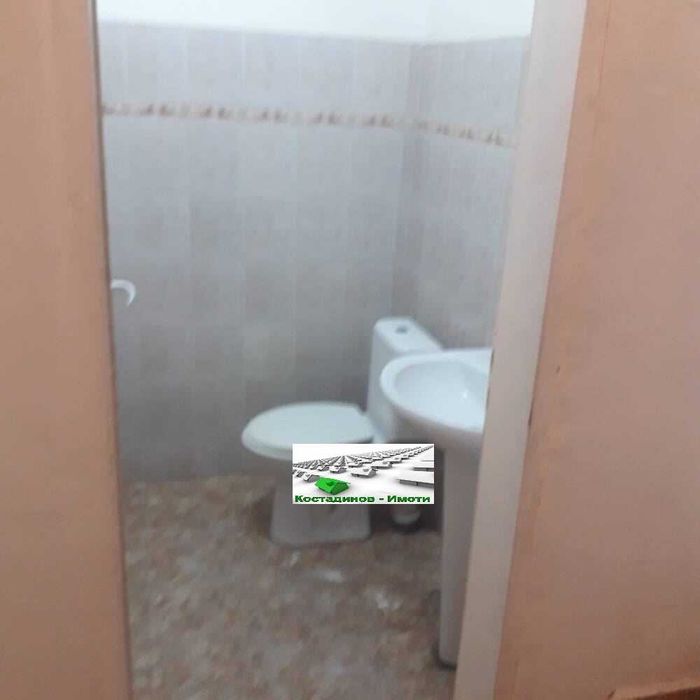 Дава се под наем Магазин в Пловдив, Център - 50 кв.м за 433.5 € - Снимка #3