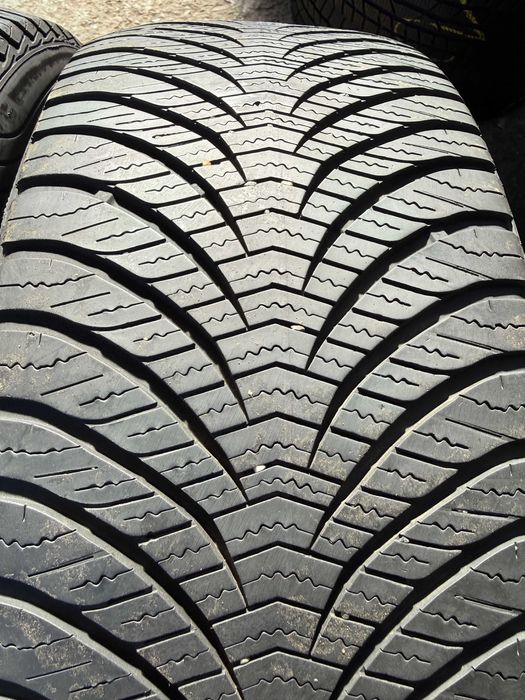 2x Anvelope All Season 225/55 R17 - GoodYear Vector 4 Season Gen.2