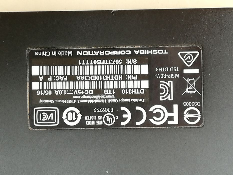 Hard extern 1 TB nou. Este testat.