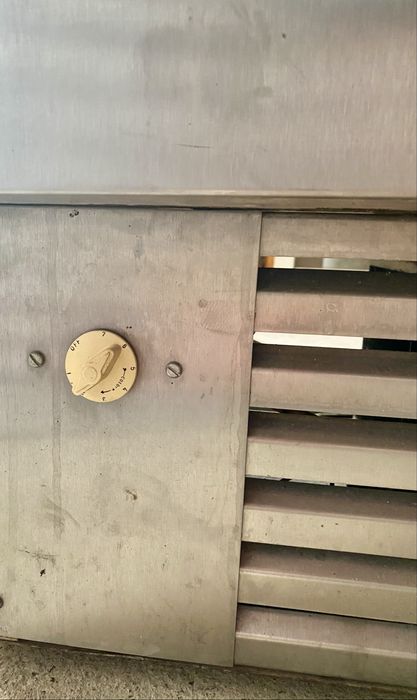 Vând masă frigorifică profesională (banc refrigerat) din inox