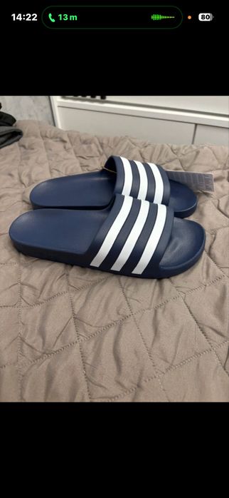 Papuci adidas!!sunt noi nepurtati
