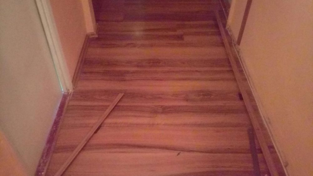 Vând parchet laminat