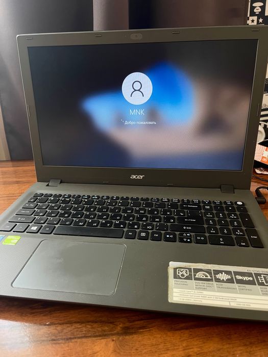 Acer Aspire E 15 (E5-573G-55WA) в хорошем состоянии.