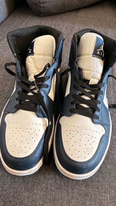 Nike Air Jordan 1 Retro High – Navy/Cream