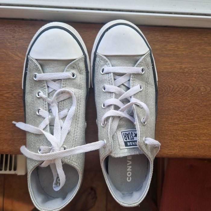 Tenesi Convers argintii