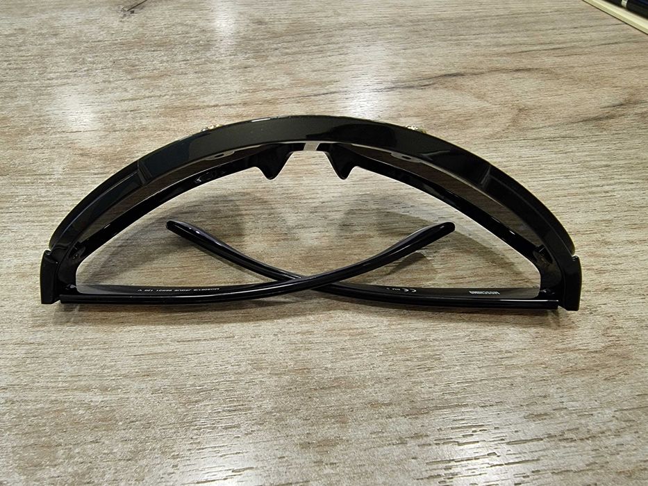 Слънчеви очила MOSCHINO