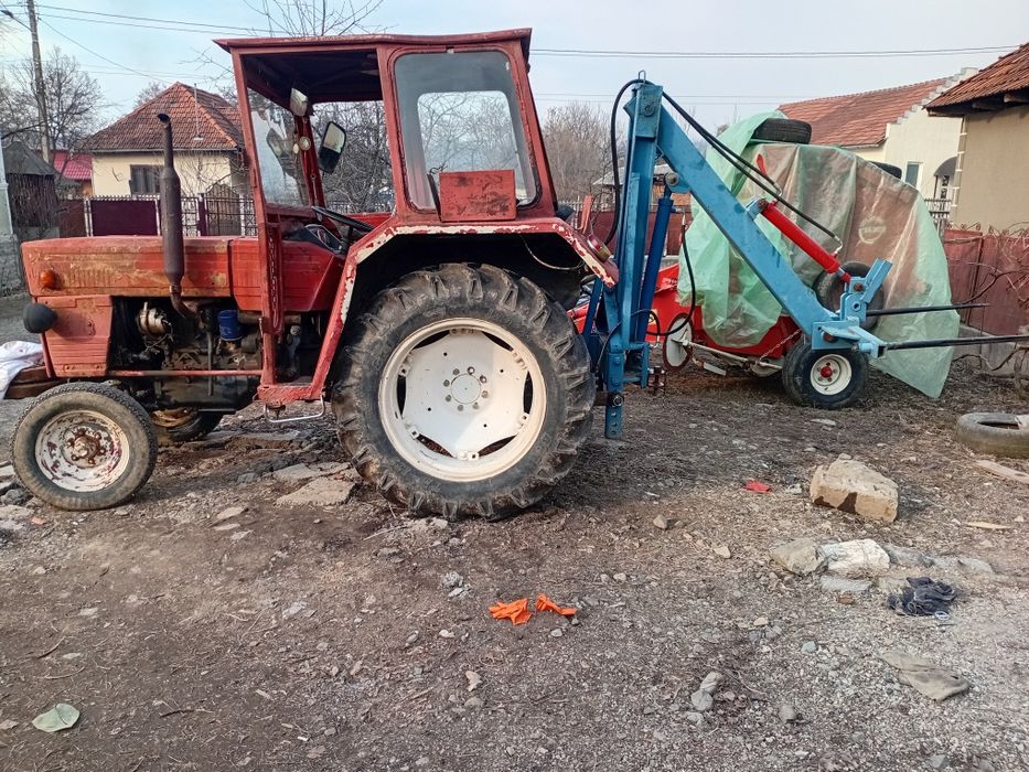 Vand tractor utb 445 plus incārcator