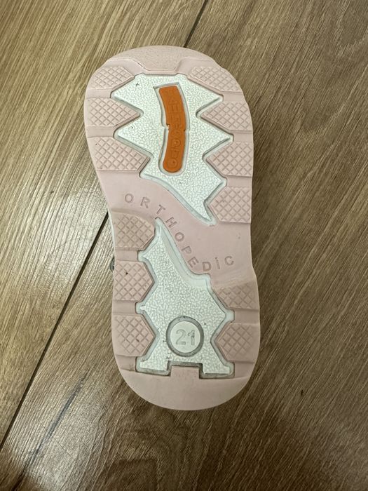 Сандали на девочку