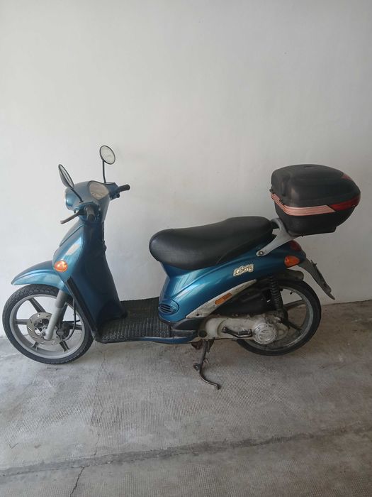 Vând scuter piaggio